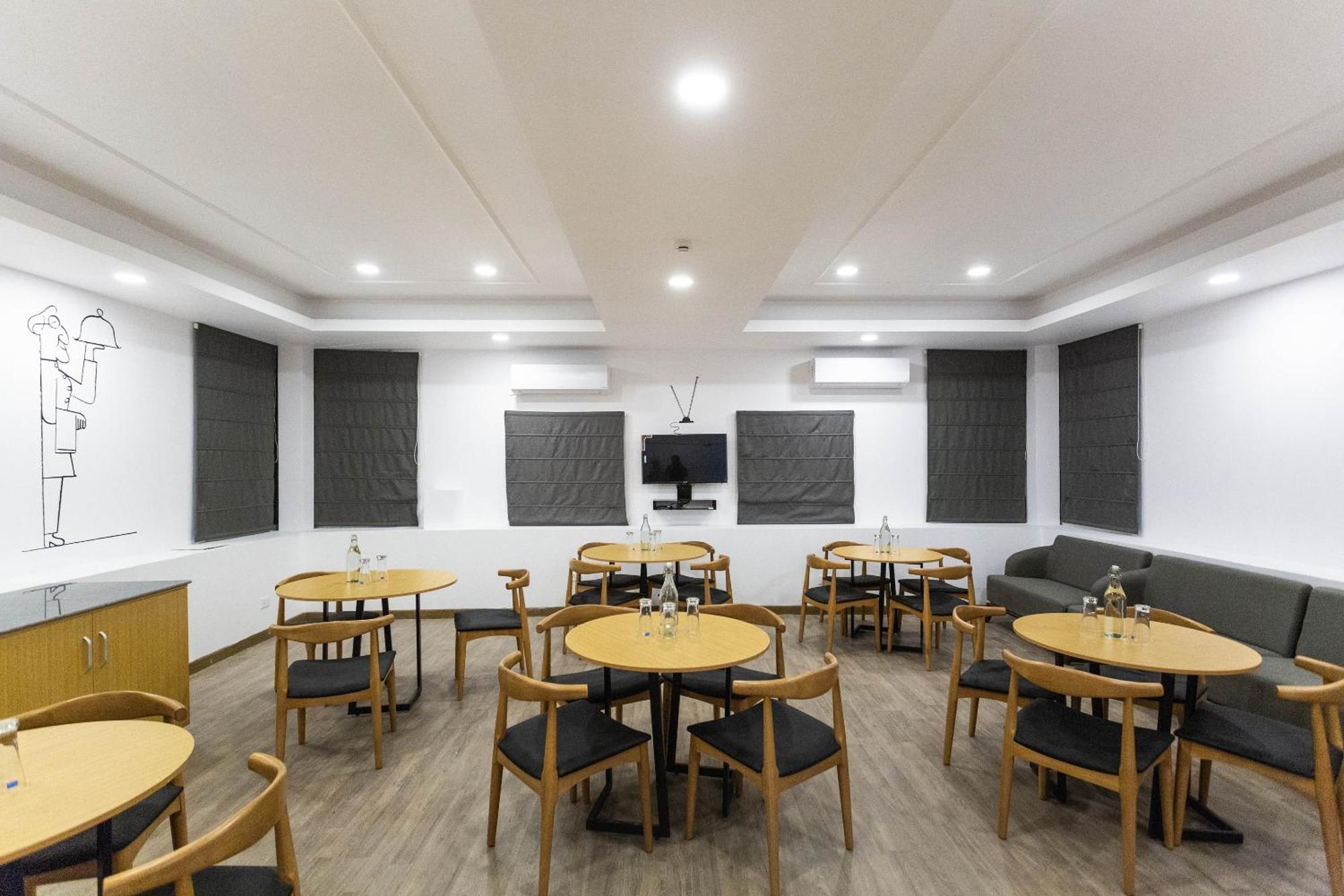 Super Townhouse Habitat New Town Rooms & Party Spaces 加尔各答 外观 照片